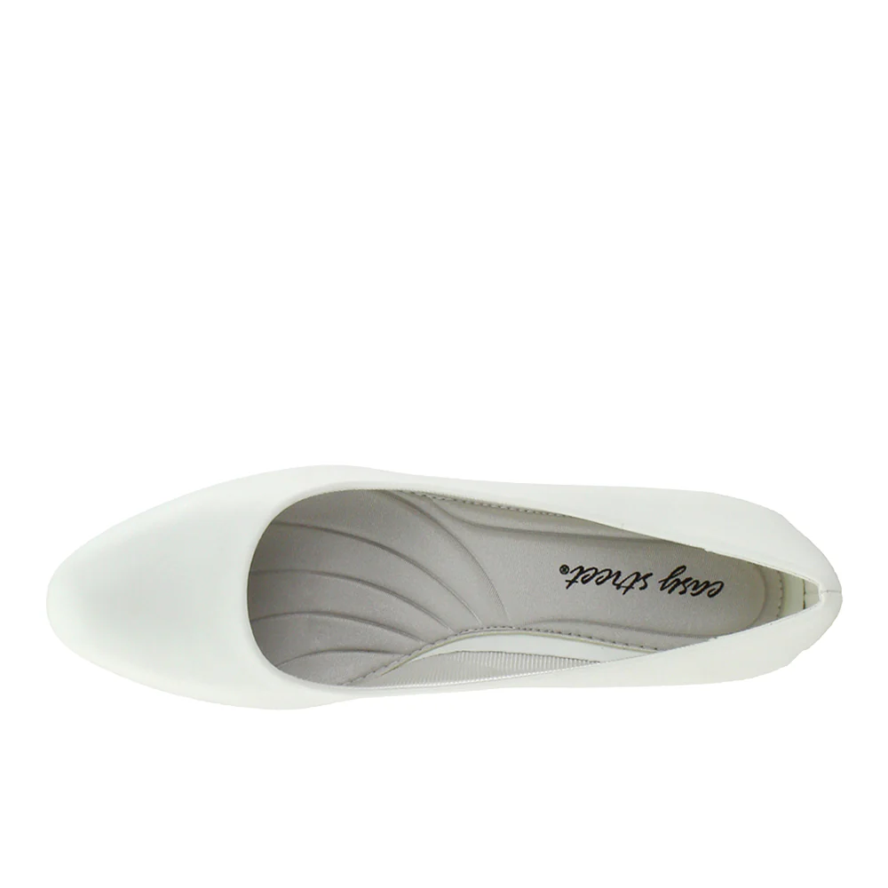 Fabulous Round Toe Pumps - Image 4