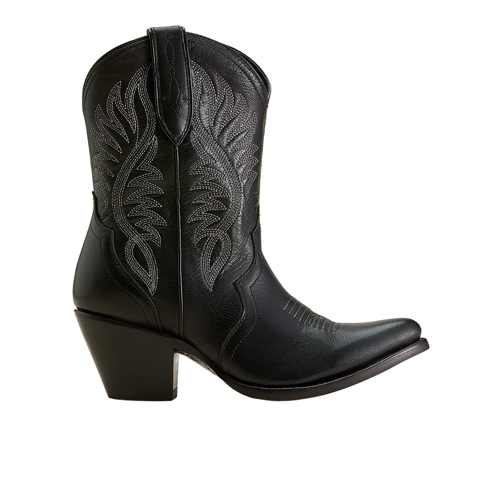 Julietta Round Toe Pull On Cowboy Boots