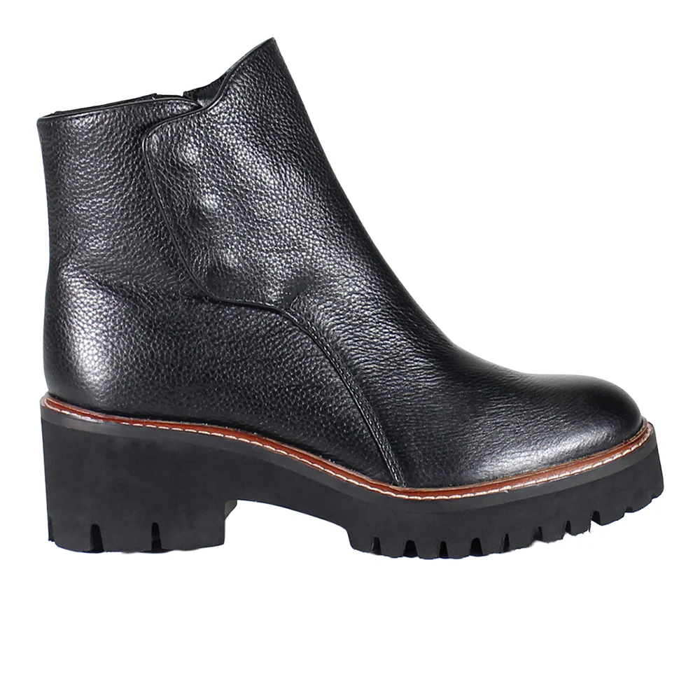 Light Pier Round Toe Zippered Boots