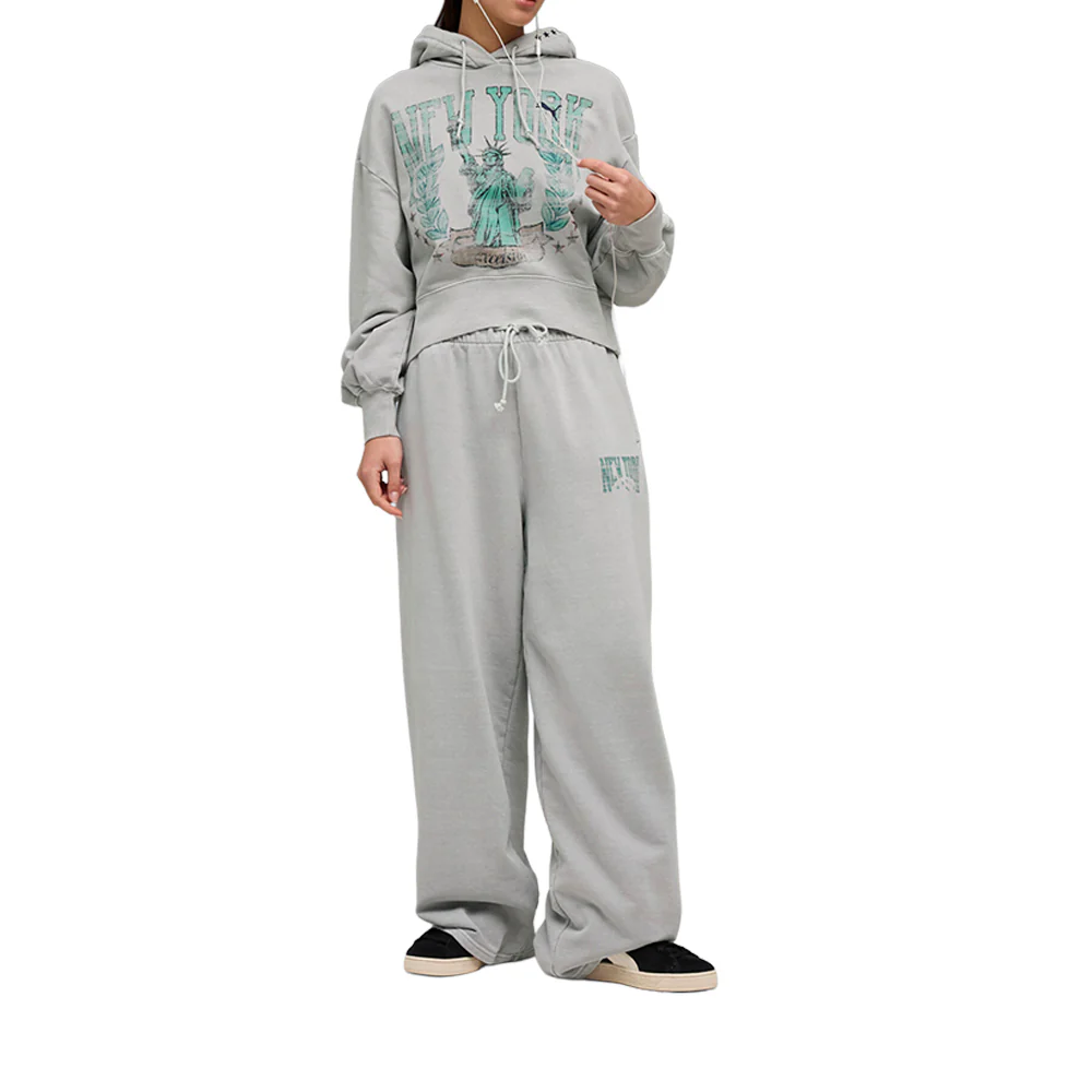 NYC Wardrobe Essentials Boxy Cropped Pullover Hoodie - Image 5