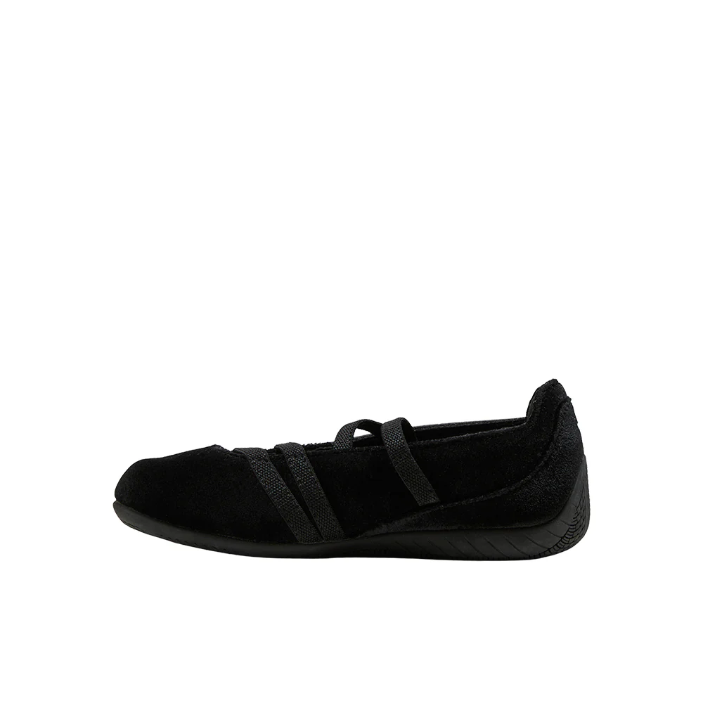 Speedcat Ballet Velvet Slip on Sneakers (Little Kid) - Image 3
