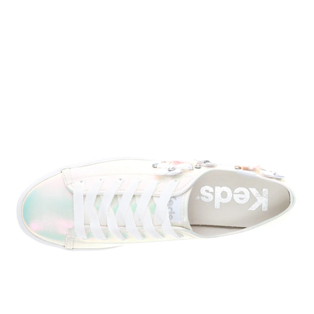 Triple Kick Canvas Daisy Embroidered Lace Up Sneakers - Image 4